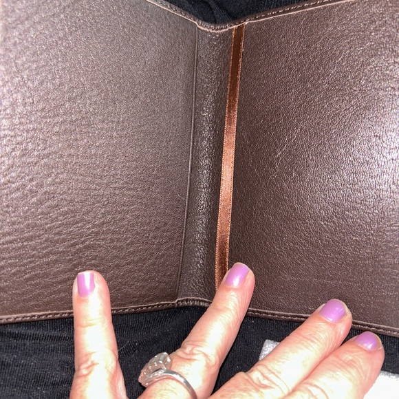 Juicy Couture Travel Exclusive passport holder business cards - Picture 5 of 5